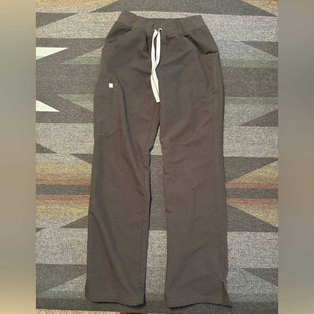 Figs Women's Kade Cargo Scrub Pant